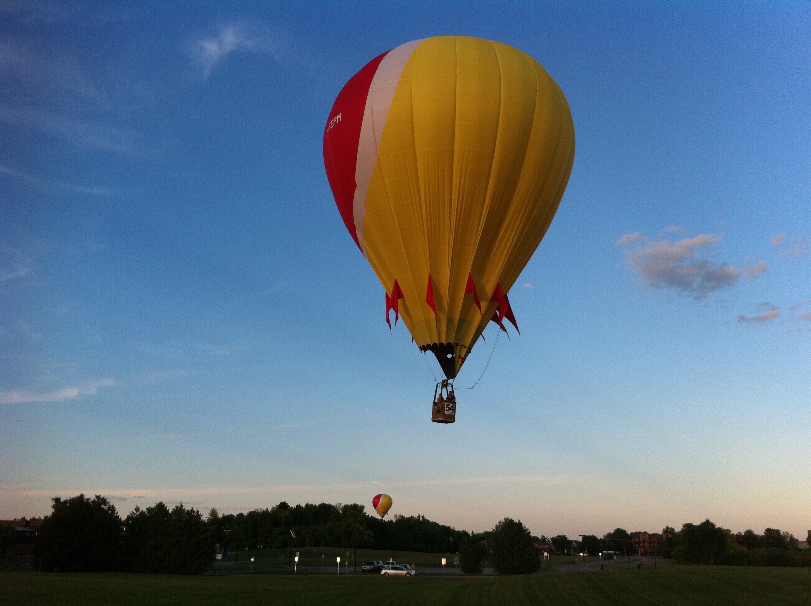 baloon coming down